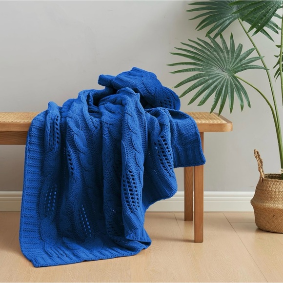 Amélie Home Cable Knitted, Chenille Chunky Knit Throw Blanket,Blue,50 x 60 - NWT - Picture 3 of 8